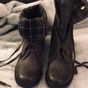 Lace up boots, charcoal gray, never worn